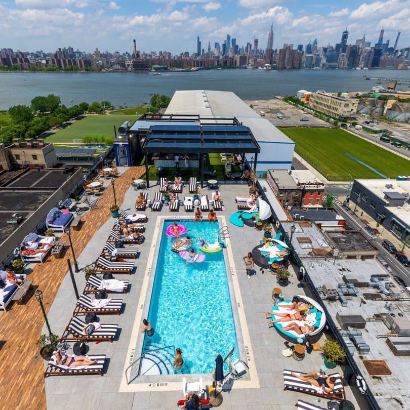 Où Sortir à Williamsburg? Restos, Bars, Clubs, Concerts [2025]