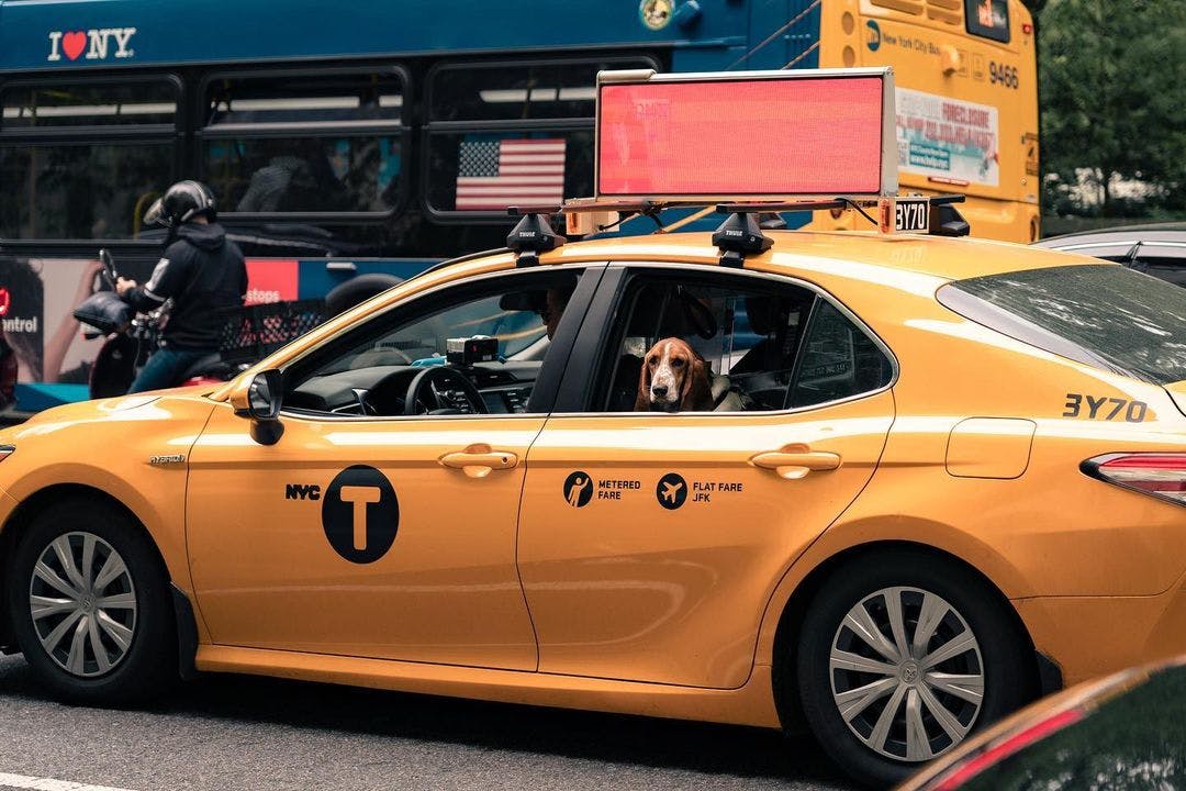 Combien coûte un taxi pour aller de l’aéroport JFK à Times Square (Manhattan)?